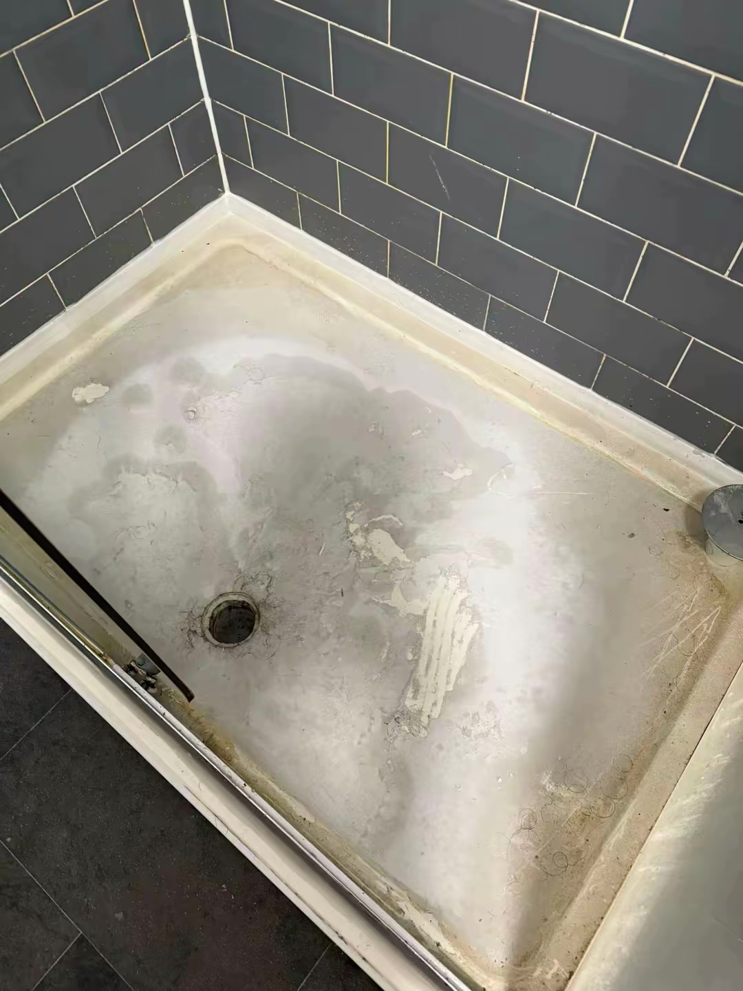 shower tray before cleaning